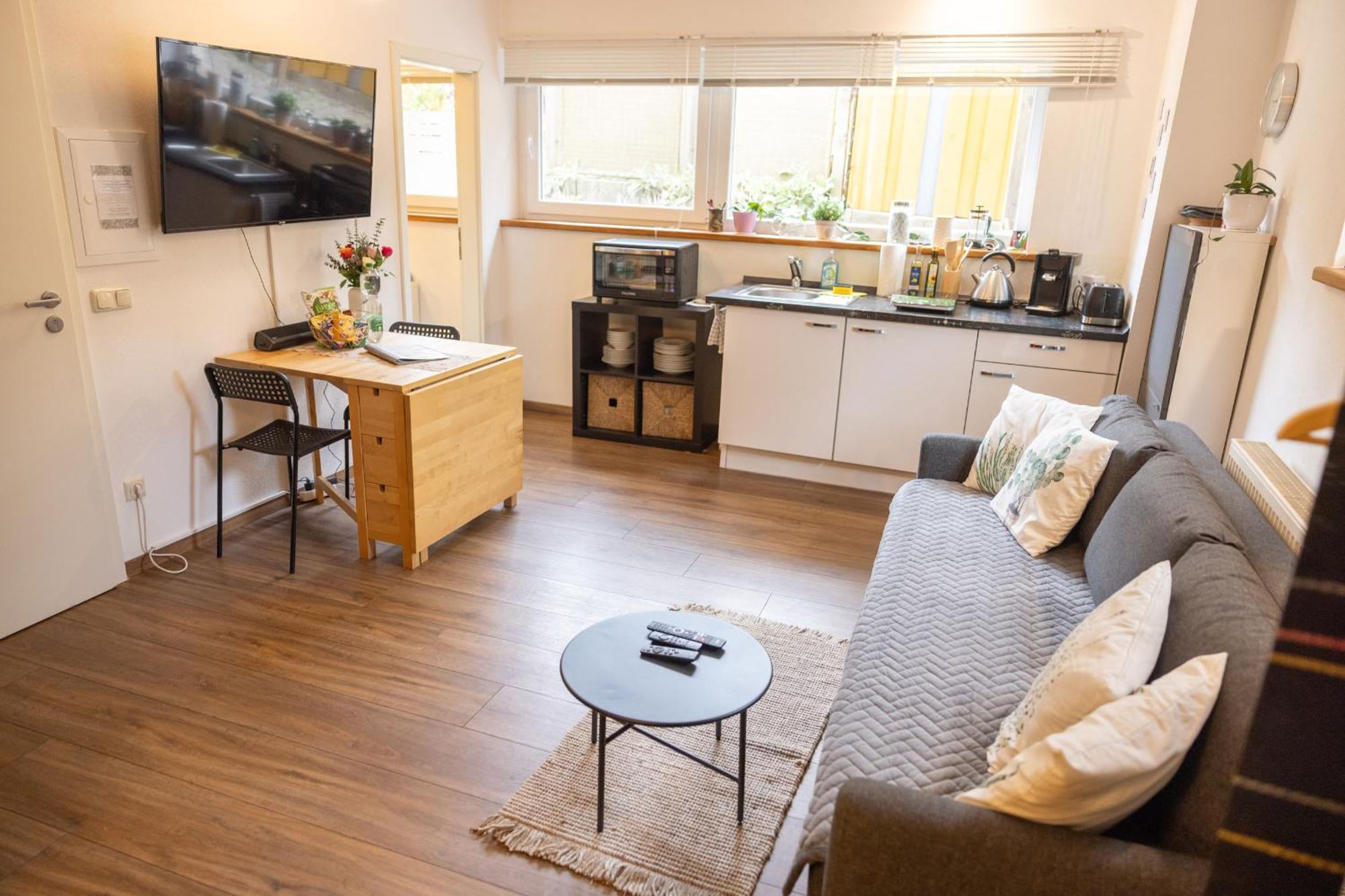 Ideal Fuer Kurze Aufenthalte - Gemuetliches 1-Zimmer-Apartment Адельсдорф Экстерьер фото