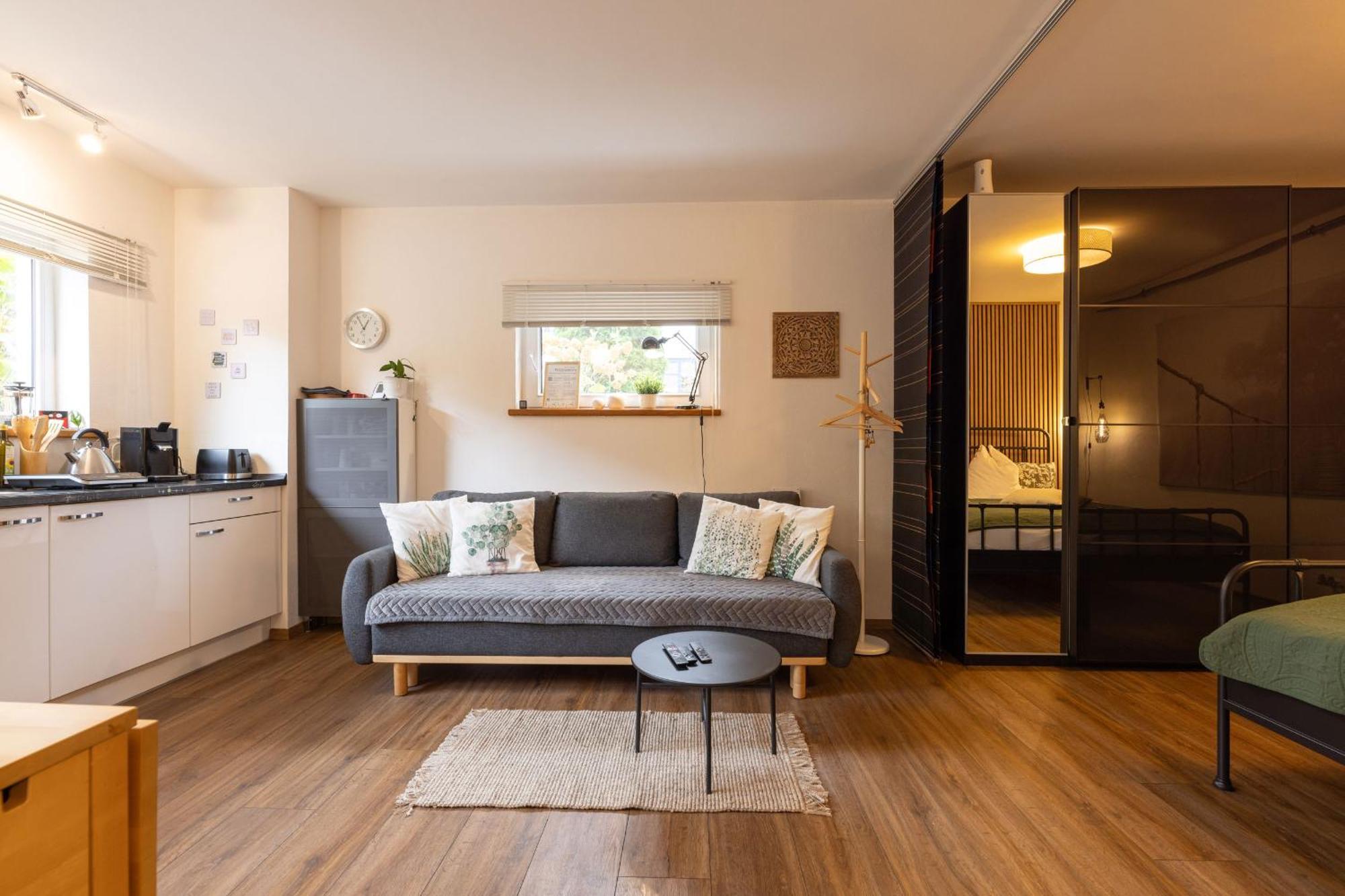 Ideal Fuer Kurze Aufenthalte - Gemuetliches 1-Zimmer-Apartment Адельсдорф Экстерьер фото