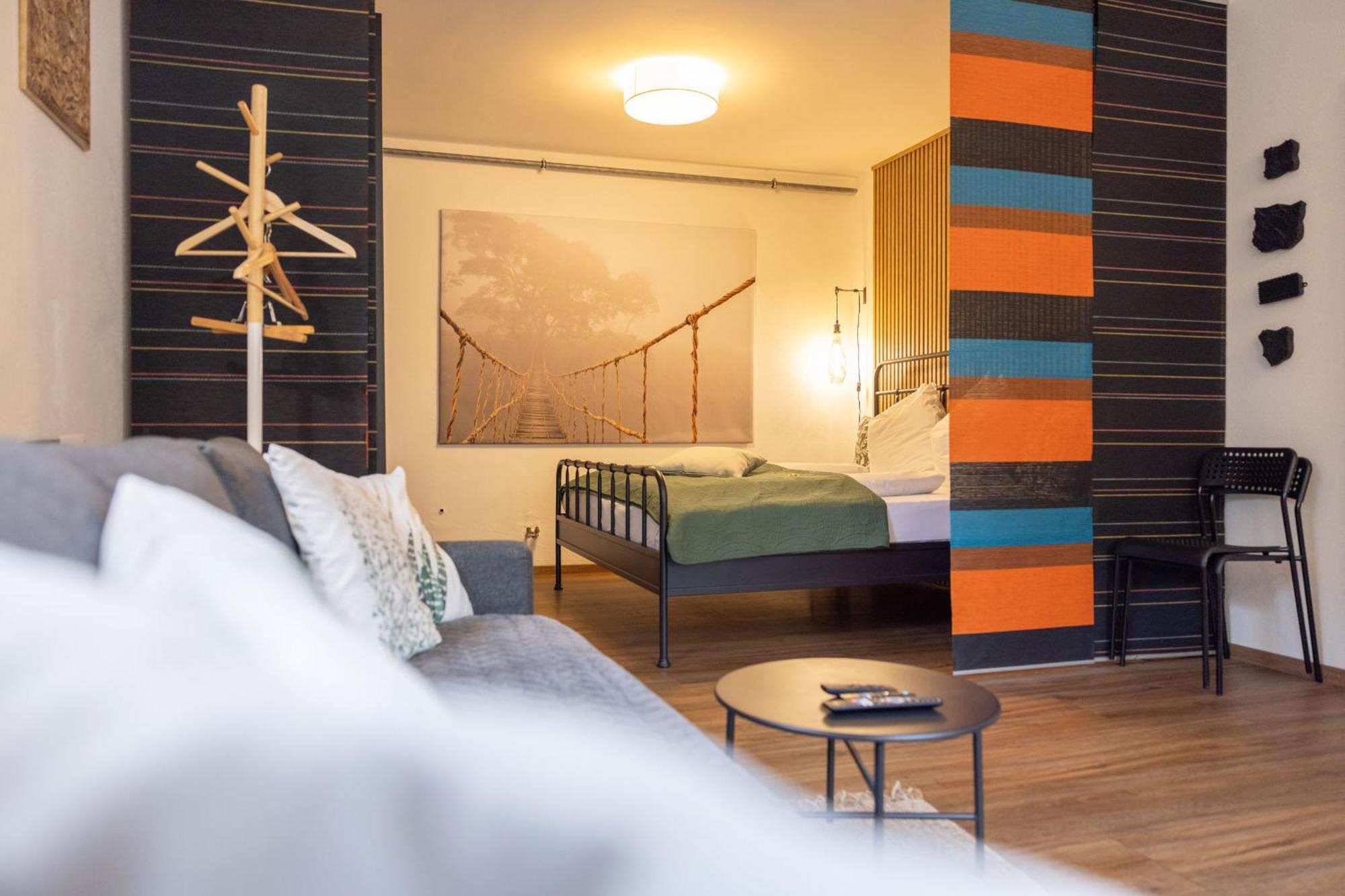 Ideal Fuer Kurze Aufenthalte - Gemuetliches 1-Zimmer-Apartment Адельсдорф Экстерьер фото